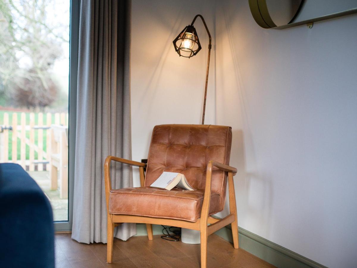 Chestnut Cottage Уинчкомб Экстерьер фото